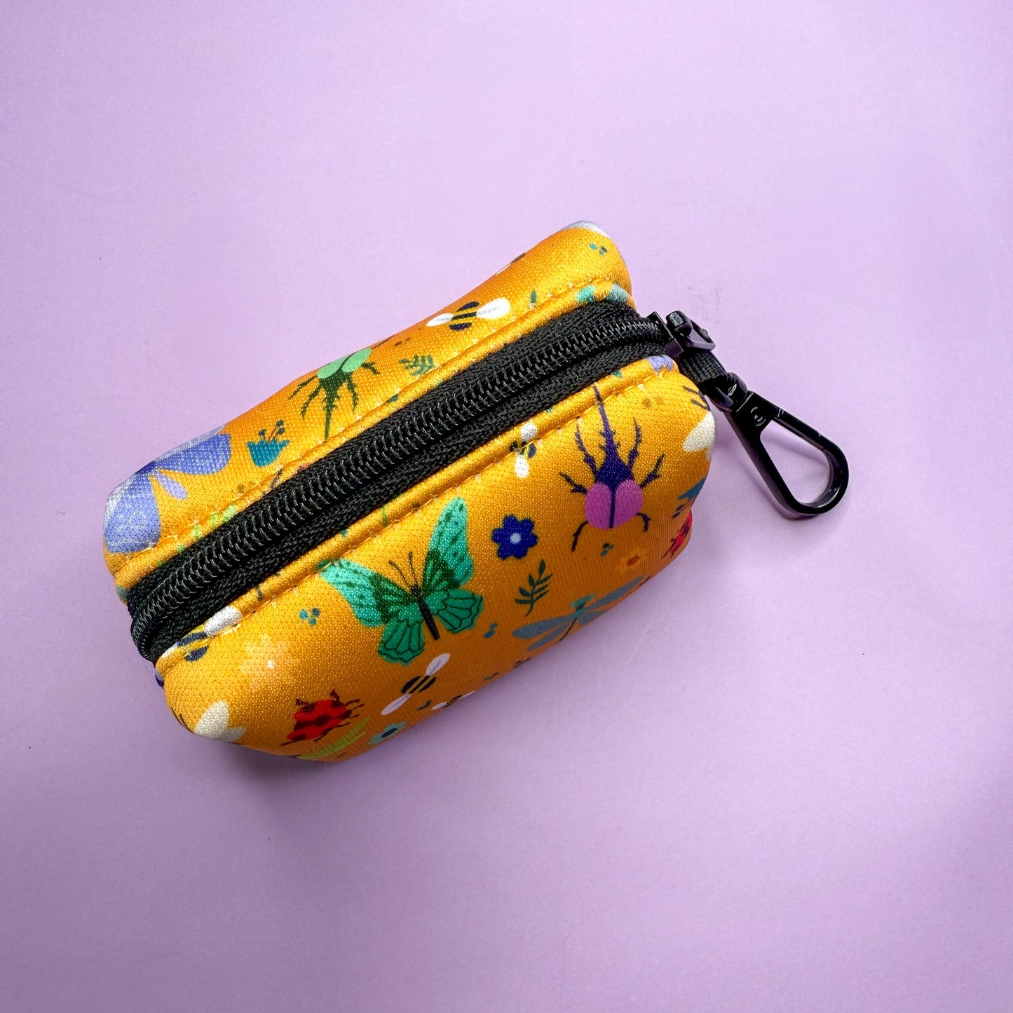 Summer Buzzin’ Poo Bag Holder
