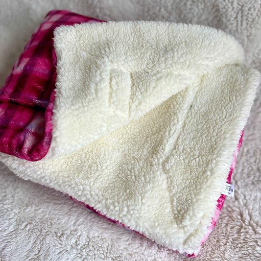 Rose Berry Plaid Snuggle Blanket - Pet Supplier Store